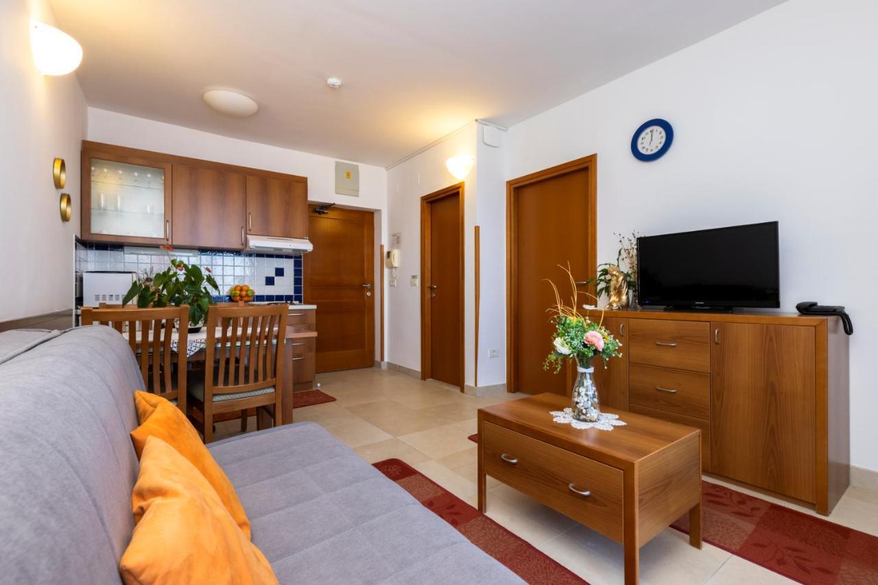 Sanpier Apartments Veli Lošinj Екстериор снимка